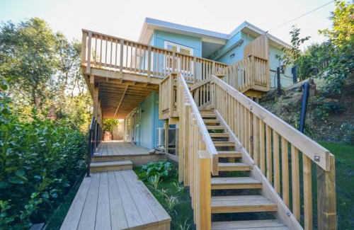 Duvauchelle House | Tranquil Bay Family Retreat, Relax, Recharge - Punga Cottage