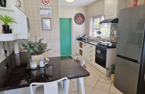 Paradise Beach House | TRANQUIL BEACH SETTING CLOSE TO WORLD FAMOUS SURFING VENUES AND AIRPORT