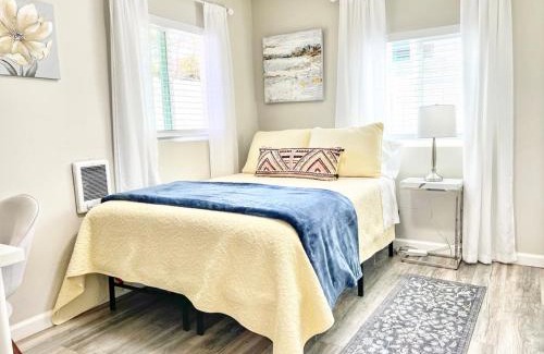 Normal Heights Apartment | Tranquil & Bright - Normal Heights Delight