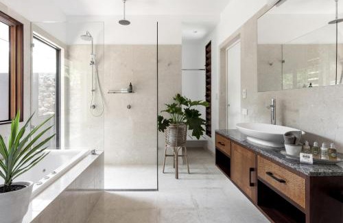 Ewingsdale Villa | Tranquil Byron Bay Villa, Hinterland views - Vue 1