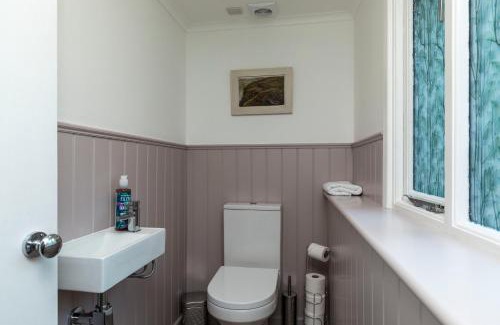 Graffham House | Tranquil home at Westerlands Farm, Sleeps 7, The South Downs