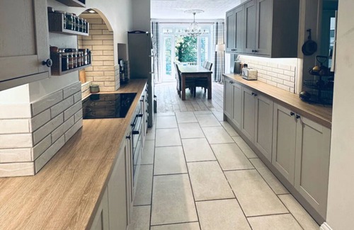 Uplands House | Tranquil home in the heart of Uplands, Swansea