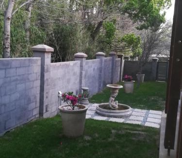 Komani Bed & Breakfast | Tranquil House B&B @ 121 Berry St