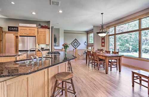 Lake Elmo House | Tranquil Lake Elmo Farmhouse: Hiking Nearby!