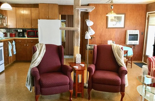 Ellsworth Cottage | Tranquil Lakefront Cottage Near Acadia Nat’l Park.