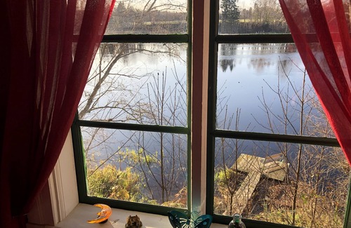 Avesta Cottage | Tranquil Lakeside Cottage Retreat