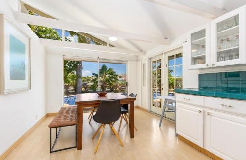 Portlock House | Tranquil Marina Front Pool House Resort