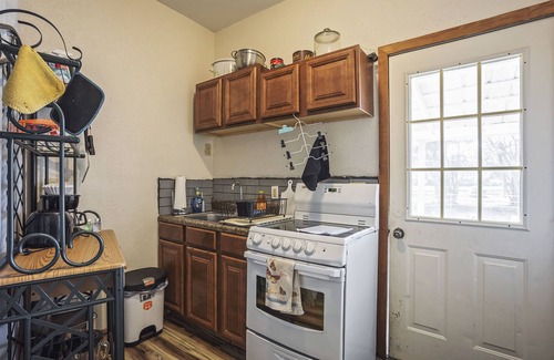 Fellowship House | Tranquil Quiet Farm Horse Country Home Allow Pets