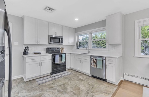 Mantua House | Tranquil retreat in Fairfax: your home away from home