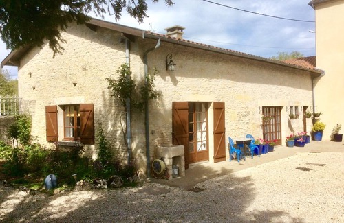 Gabillou Cottage | Tranquil Rural Gite in the Perigord Noir (with Private Pool)