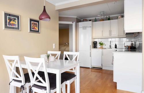 Fjallbacka Villa | Tranquil Sea View Apartment in Fjällbacka by AJF Dream Living