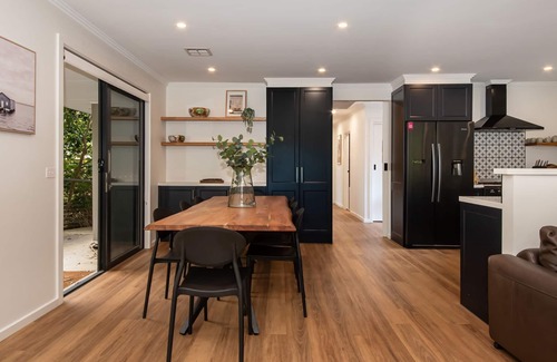 Red Hill South House | Tranquil Vibes in Red Hill