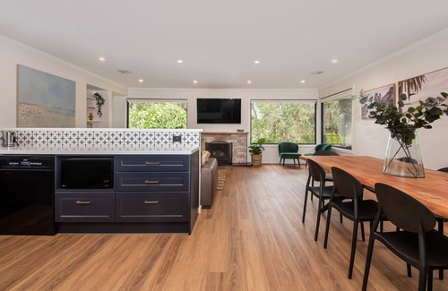 Red Hill South House | Tranquil Vibes in Red Hill