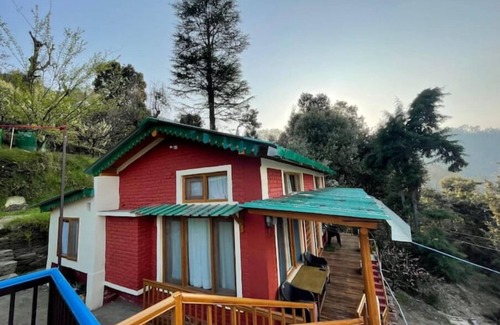 Kaul Apartment | Tranquil View Cottage - Private Room with Balcony