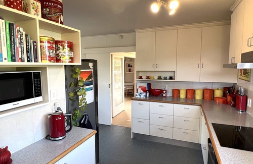 Waikanae Cottage | Tranquility Base - Waikanae Beach Holiday Home