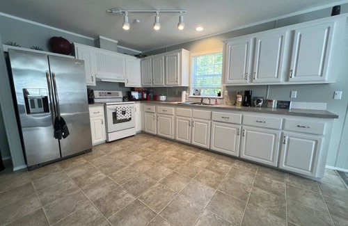 Land O' Lakes House | Tranquility house close to airport, beach, mall, park, zoo.