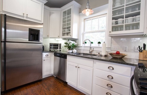 Cheshire House | Tranquility Treehouse | Luxe Home in Cheshire Village 5 Min. from Black Mtn!