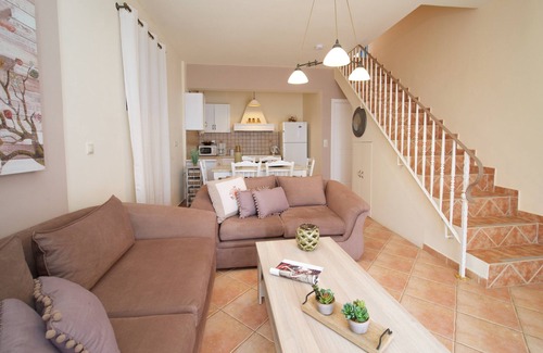 Karavados Villa | Trapezaki Villas