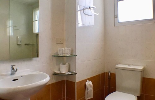 Bang Phra Hotel | Trat Center Hotel