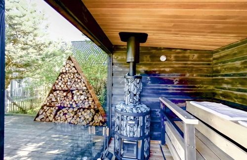 Luckow House | traumHaff® Endless Summer Loft, private NORDICSPA, fireplace, dog, 400m to the water