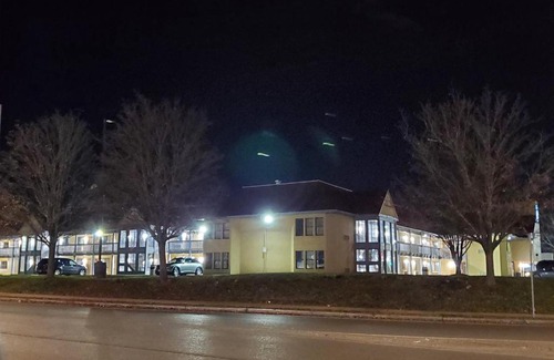 North Meadows Hotel | Travel Inn Motel