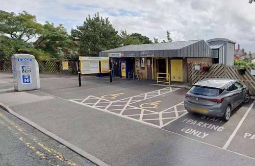 Liverpool Apartment | Travellers Economic Retreat in Orrell Park