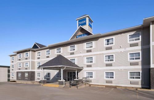 Fort McMurray Hotel | Travelodge by Wyndham Fort McMurray