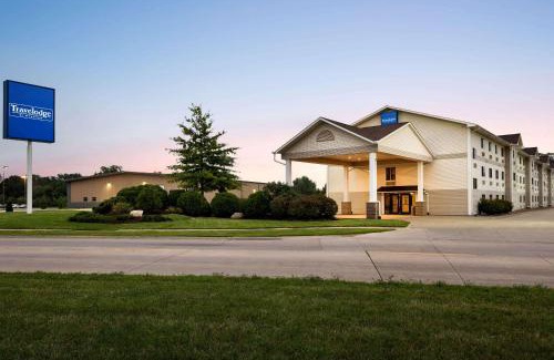 Clinton Hotel | Travelodge by Wyndham Clinton Valley West Court