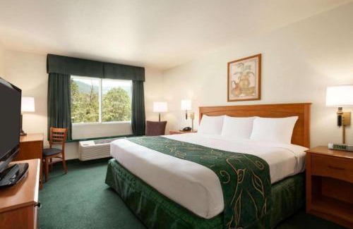 Dunsmuir Hotel | Travelodge by Wyndham Dunsmuir