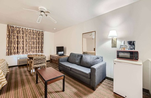 Del Camino Hotel | Travelodge by Wyndham Longmont
