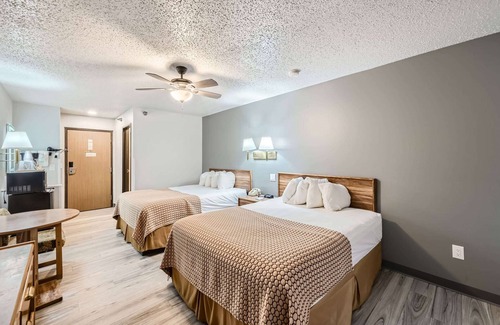 Del Camino Hotel | Travelodge by Wyndham Longmont