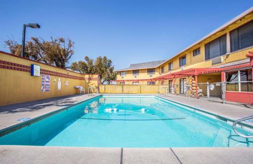 Turlock Hotel | Travelodge by Wyndham Turlock