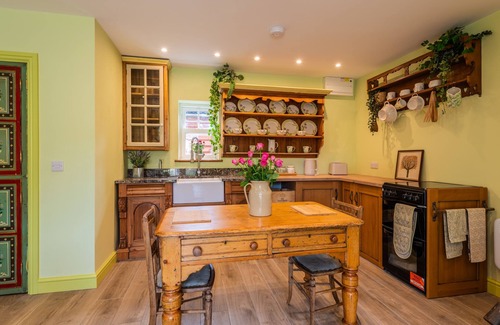 Cowbridge House | Tredodridge Barn Retreat