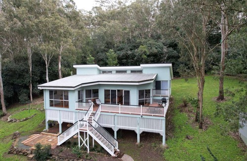 Middle Ridge House | Tree House Toowoomba - Peace & Quiet in tree tops