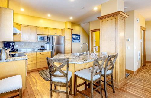 Big White Ski Resort House | Tree Tops 12