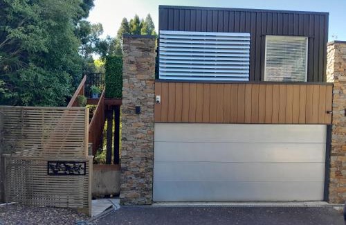 Titirangi Apartment | Tree Tops Get Away