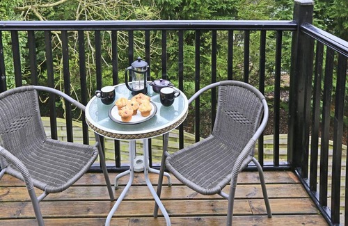 Bungay House | Tree Tops - One Bedroom House, Sleeps 2