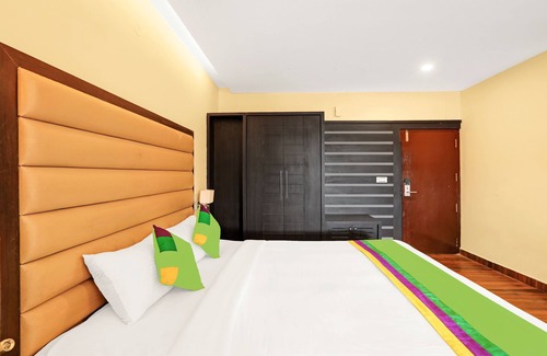Stuart Hill House | Treebo Doha King
