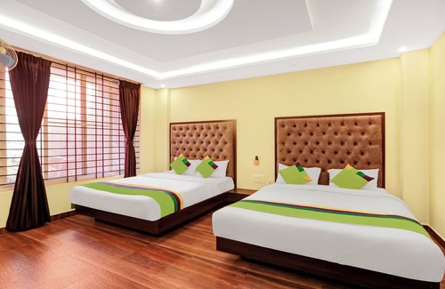Stuart Hill House | Treebo Doha King