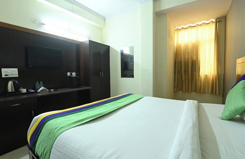 Sector 62 Hotel | Treebo Green View, Noida