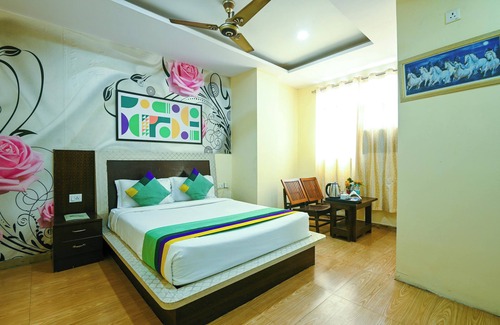 Sector 62 Hotel | Treebo Green View, Noida