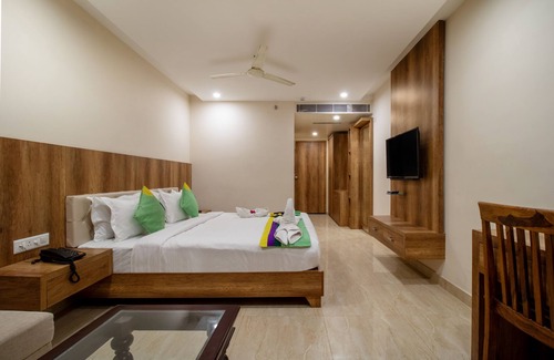 Air Force Area Hotel | Treebo Sonal Palace, Near Umaid Bhawan Palace
