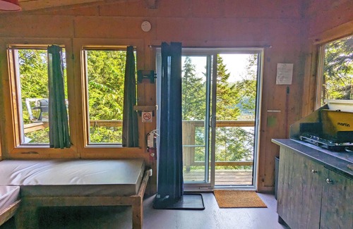 Saint-Faustin-Lac-Carre House | Treehouse #19 | The Cliff house