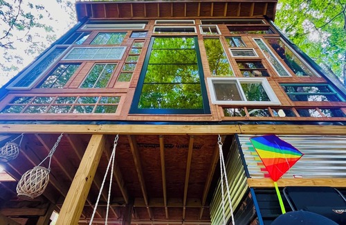 Doyle Apartment | Treehouse with Wall of Windows#Love#Waterfalls#OutdoorMovieNight#TNStateParks