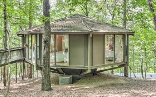 Big Canoe Ski Chalet | Treetopper Hideaway - A Relaxing Chic Bungalow