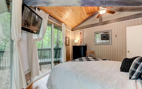 Big Canoe Ski Chalet | Treetopper Hideaway - A Relaxing Chic Bungalow