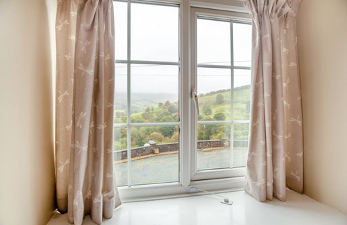 Penmachno House | Trem Machno - Two Bedroom House, Sleeps 4