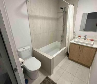 Longue-Pointe Apartment | Trendy 1 Bedroom Apartment 05