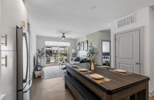 Forest Park Apartment | Trendy 3BR 2BA Urban Oasis