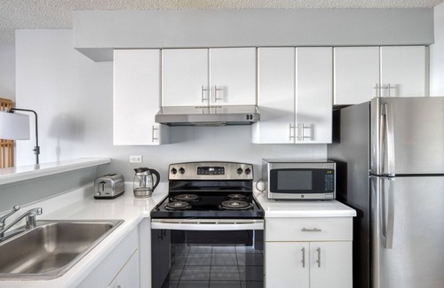 Streeterville Apartment | Trendy Streeterville Studio w/Pool & Gym, nr Navy Pier, by Blueground
